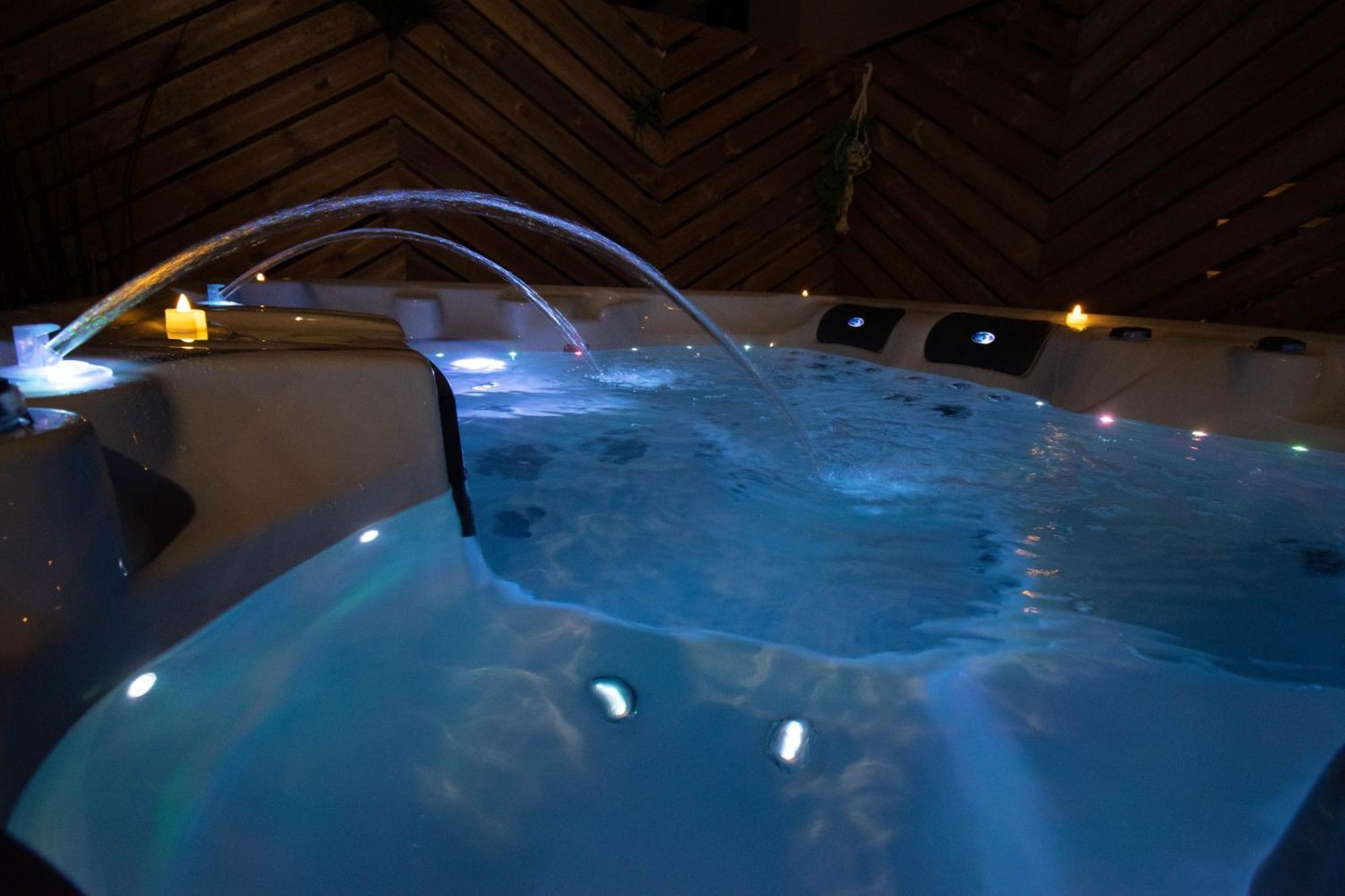 Studio Les 2 Fees - Jacuzzi - Deco Feerique Montfort-sur-Meu Exteriér fotografie